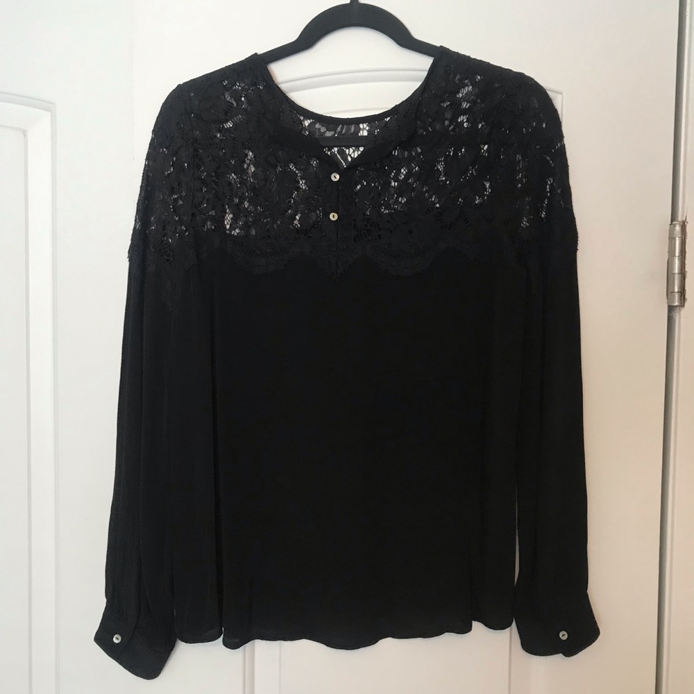 Long sleeve black top